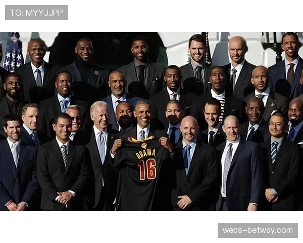 骑士埃利斯梅里尔韦德泰森构成替补第一梯队